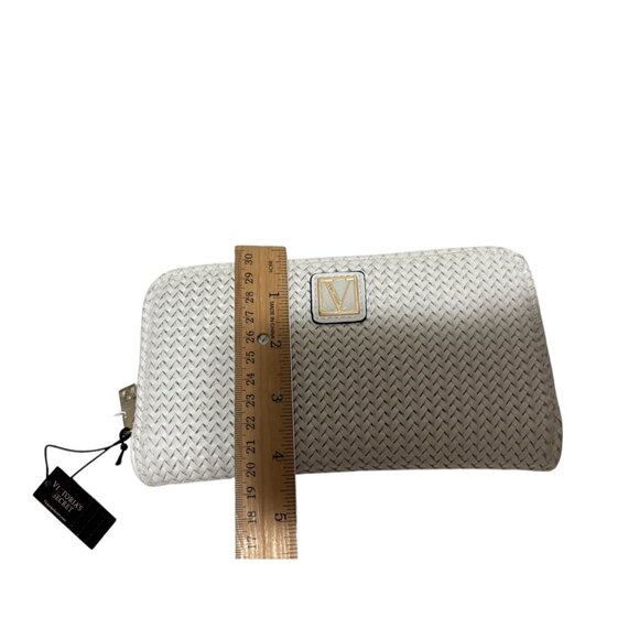 Victorias Secret Fashion White Woven Zip Around Wallet NWT - Picture 6 of 6
